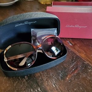 Ferragamo Sunglasses SF746SK - tortoise  + ivory